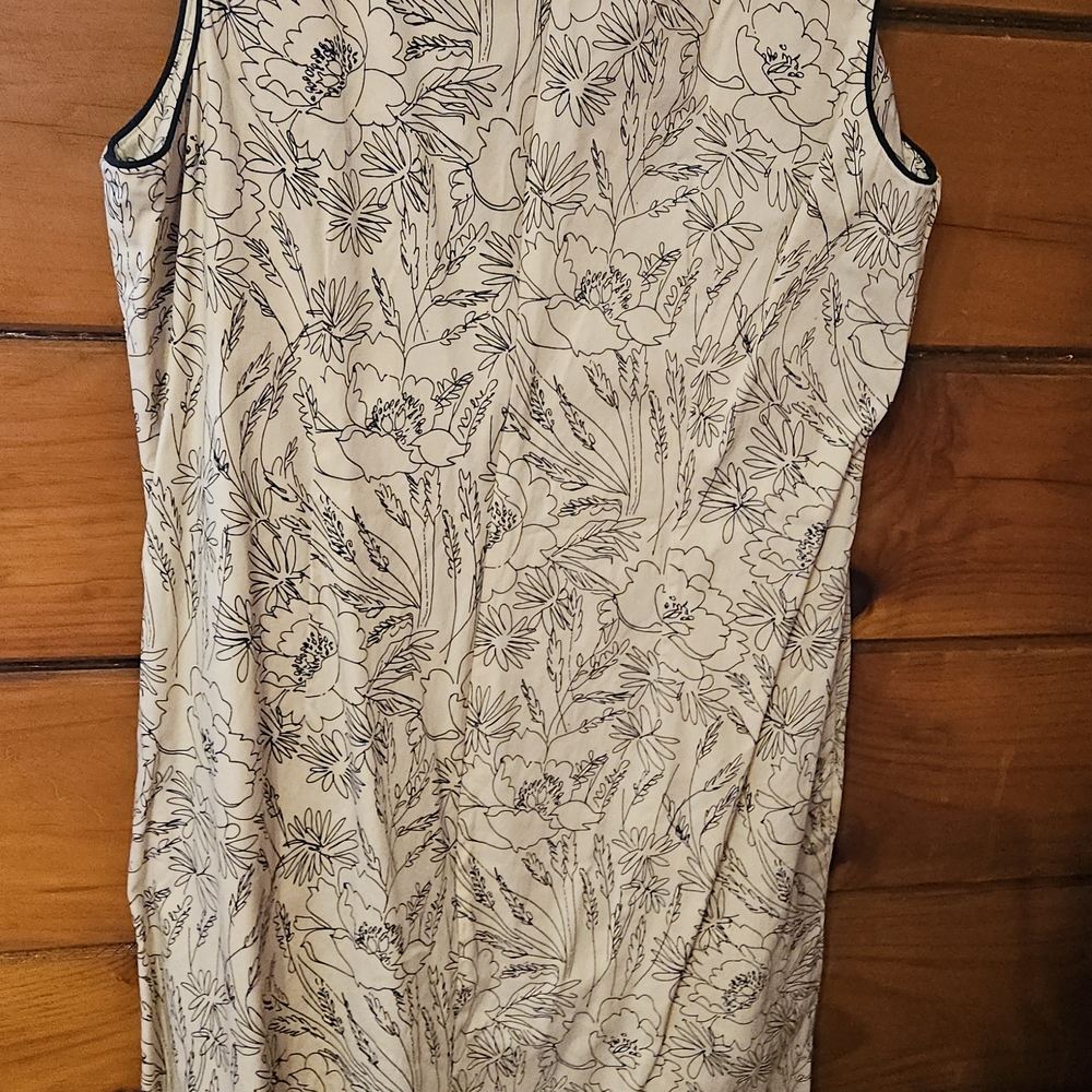 Amanda Smith Black and Cream Floral Dress